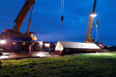 Bergingswerkzaamheden avond Genemuiden door Russcher