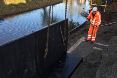 Kraanverhuur hijsen prefab keerwanden huis Urk